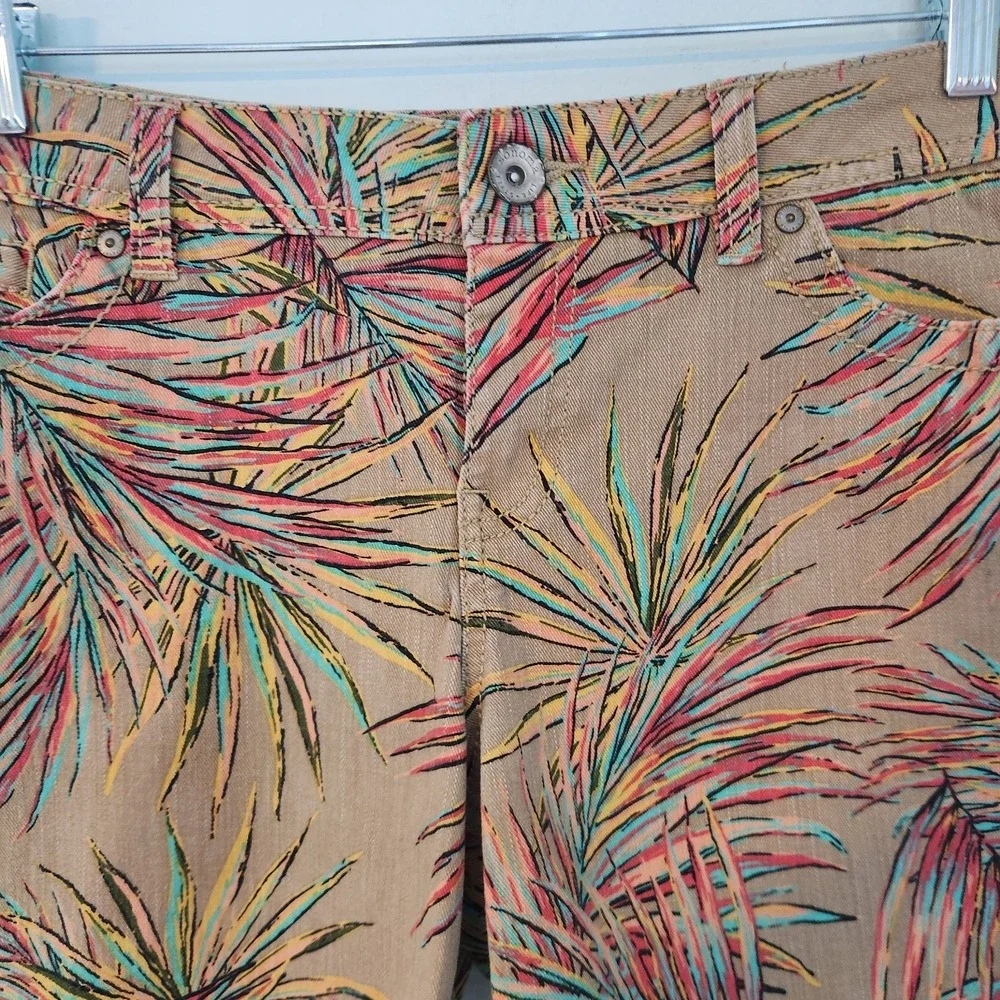 Sonoma Floral Denim Shorts Tan Colorful Hawaiian Mid Rise Stretch 10P NEW NWOT